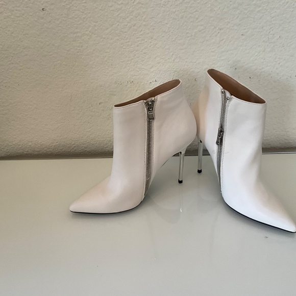 NWOB Steve Madden DANYA white leather bootie  boots♥️😍😍😍 size 8 - Picture 11 of 15